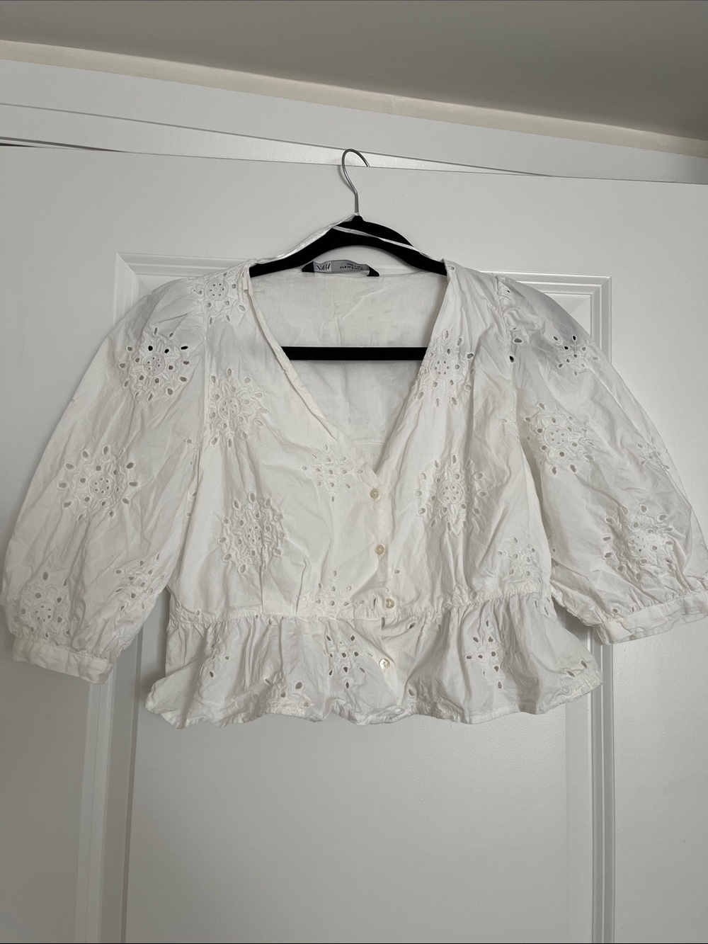 Zara Cropped White Eyelet Peplum Button Blouse Size S